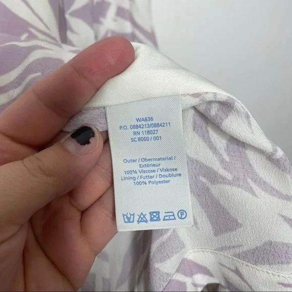 Boden Leaf Print Beaded‎ Front Top Size 6 - Picture 6 of 6